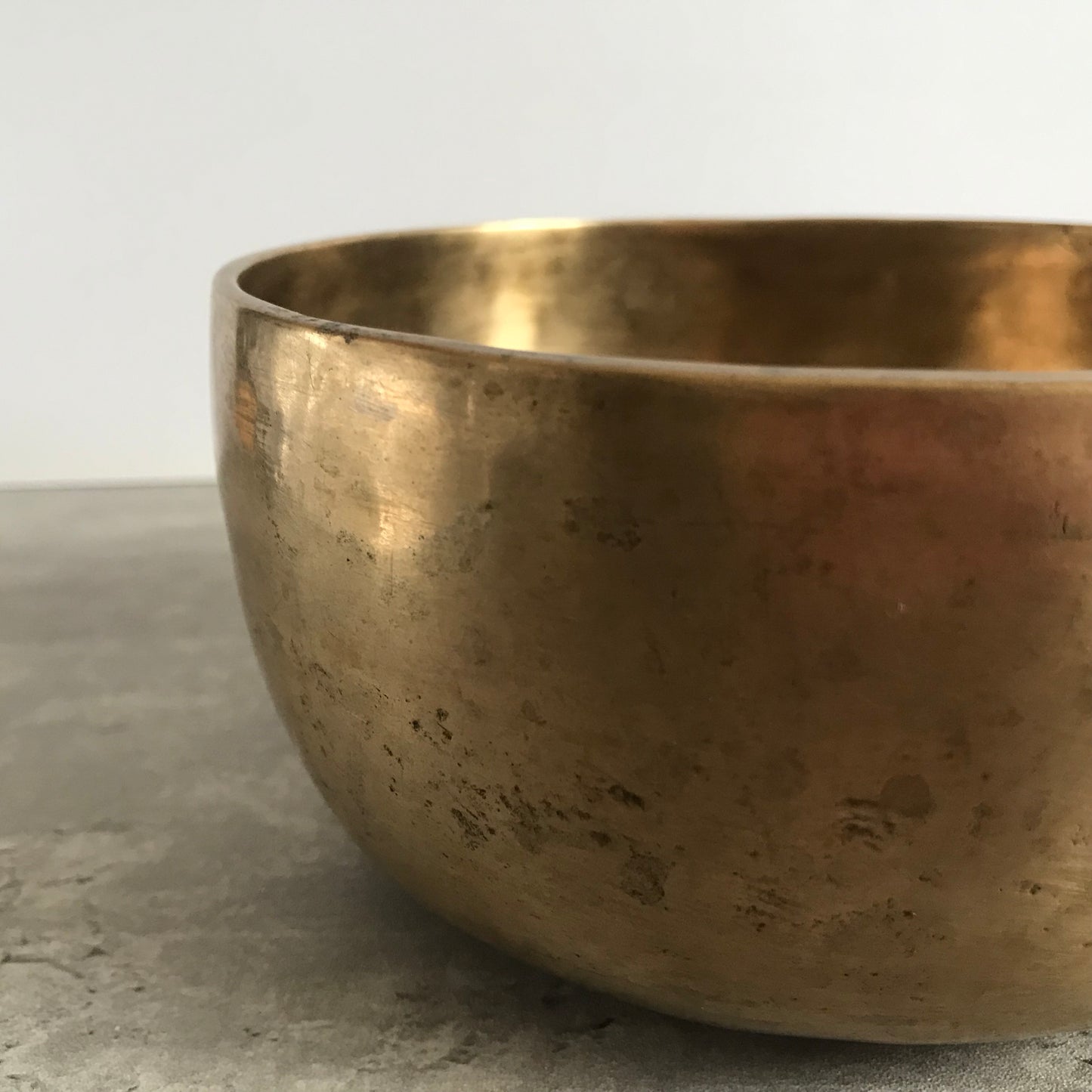 Antique Golden Thadobati Singing Bowl