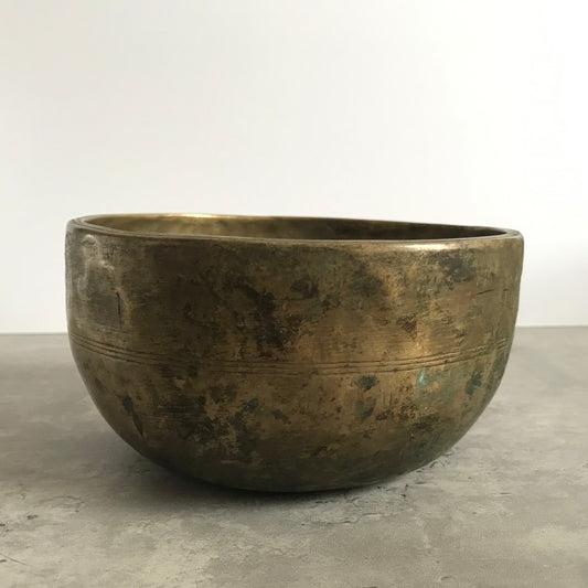 Antique Thadobati Singing Bowl