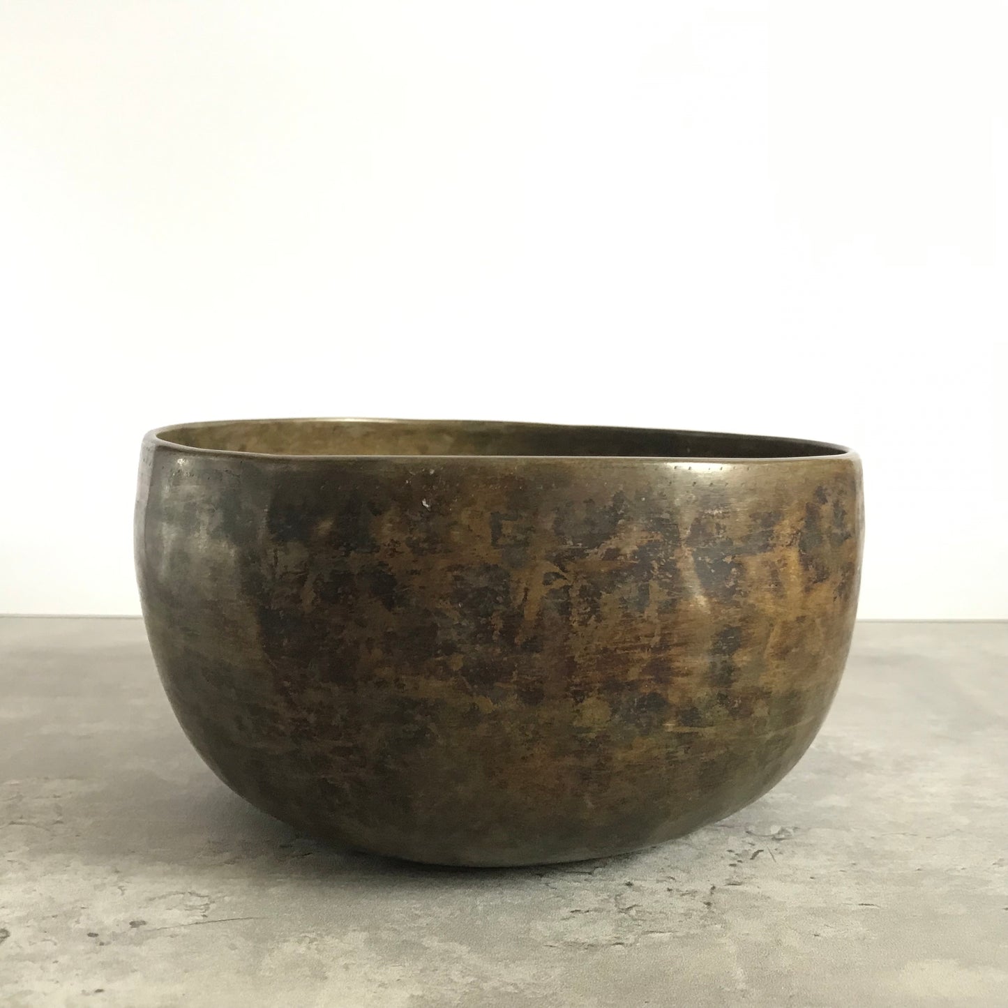 Antique Thadobati Singing Bowl