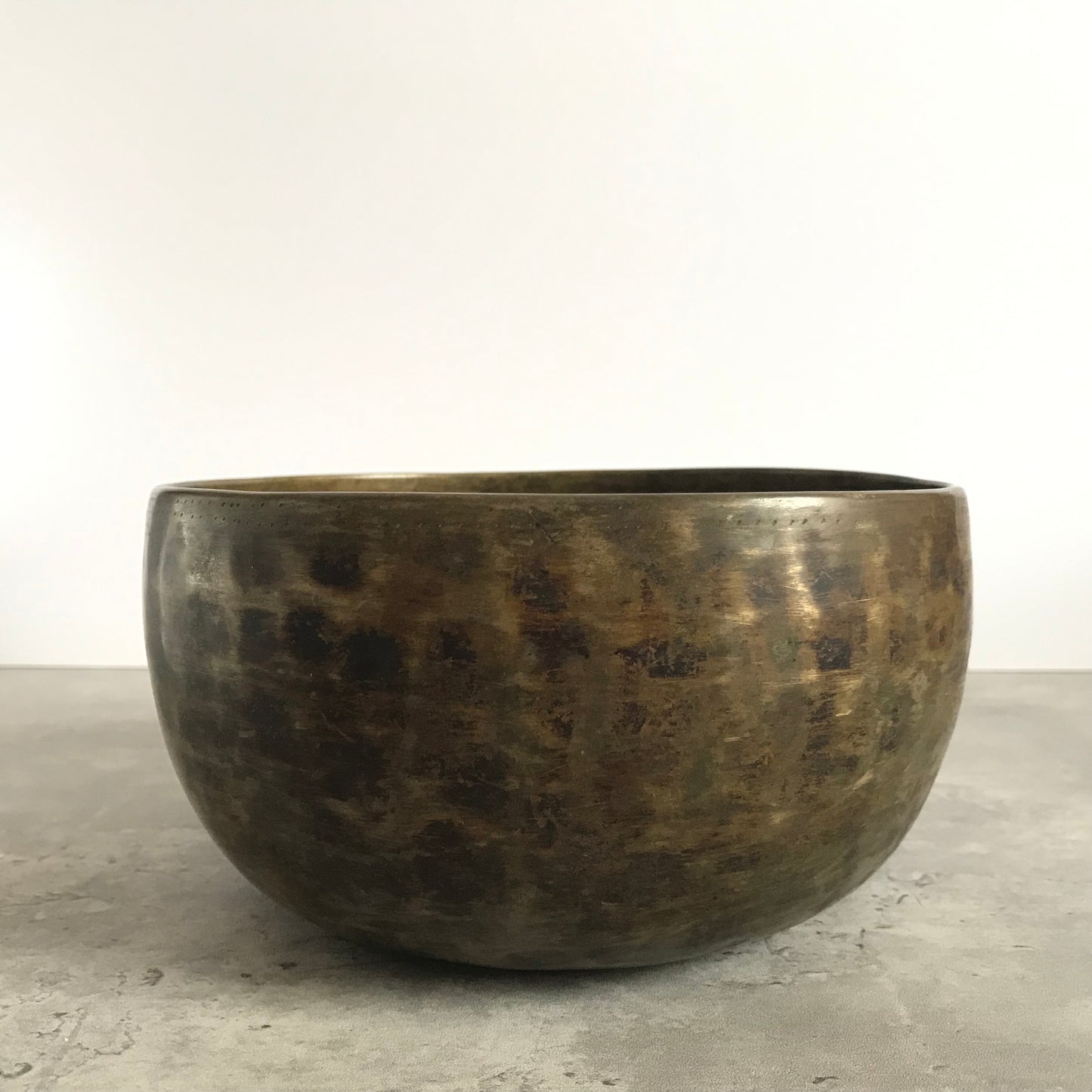 Antique Thadobati Singing Bowl