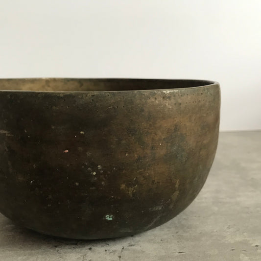 Antique Thadobati Singing Bowl