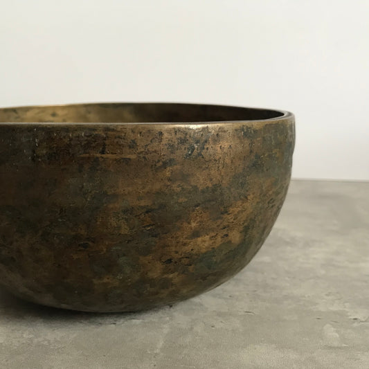 Antique Thadobati Singing Bowl