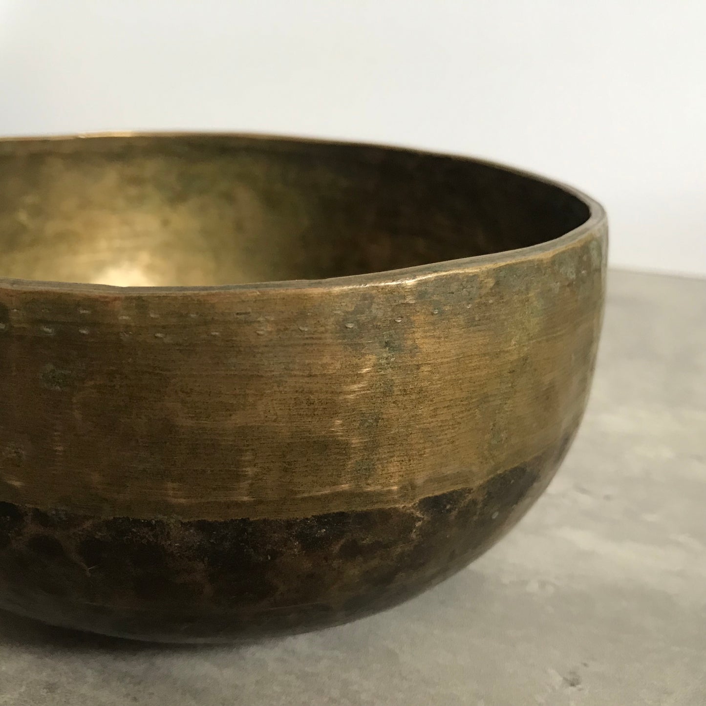 Antique Yin & Yang Thadobati Singing Bowl