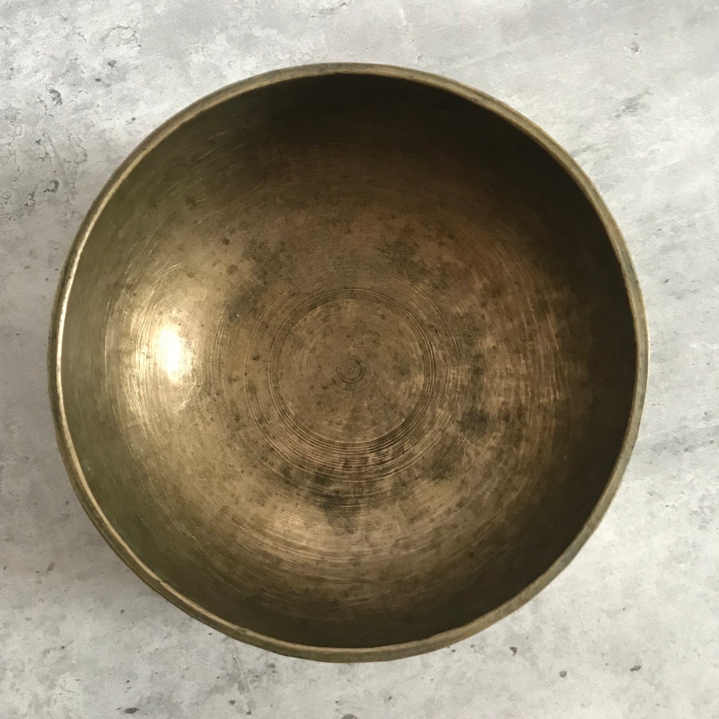 Antique Yin & Yang Thadobati Singing Bowl