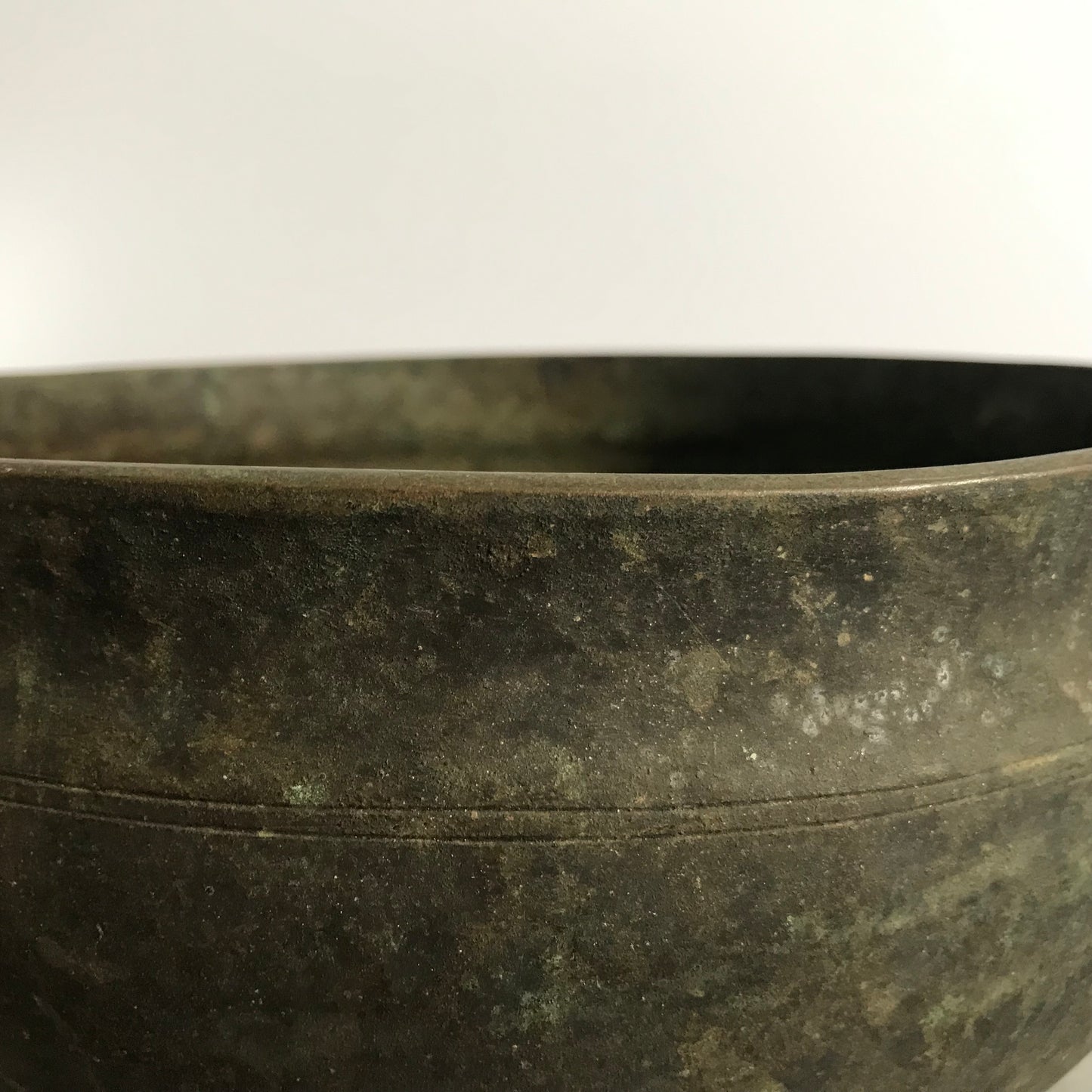 Antique Black Angel 111Hz Ultabati Singing Bowl