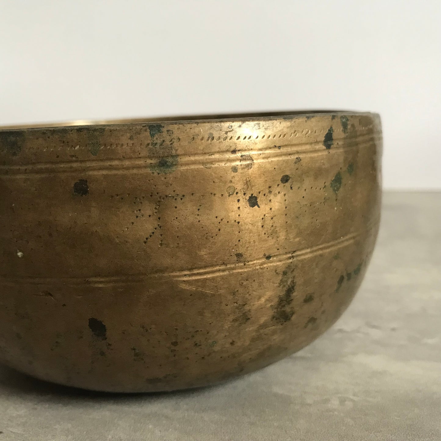 Antique Thadobati Singing Bowl