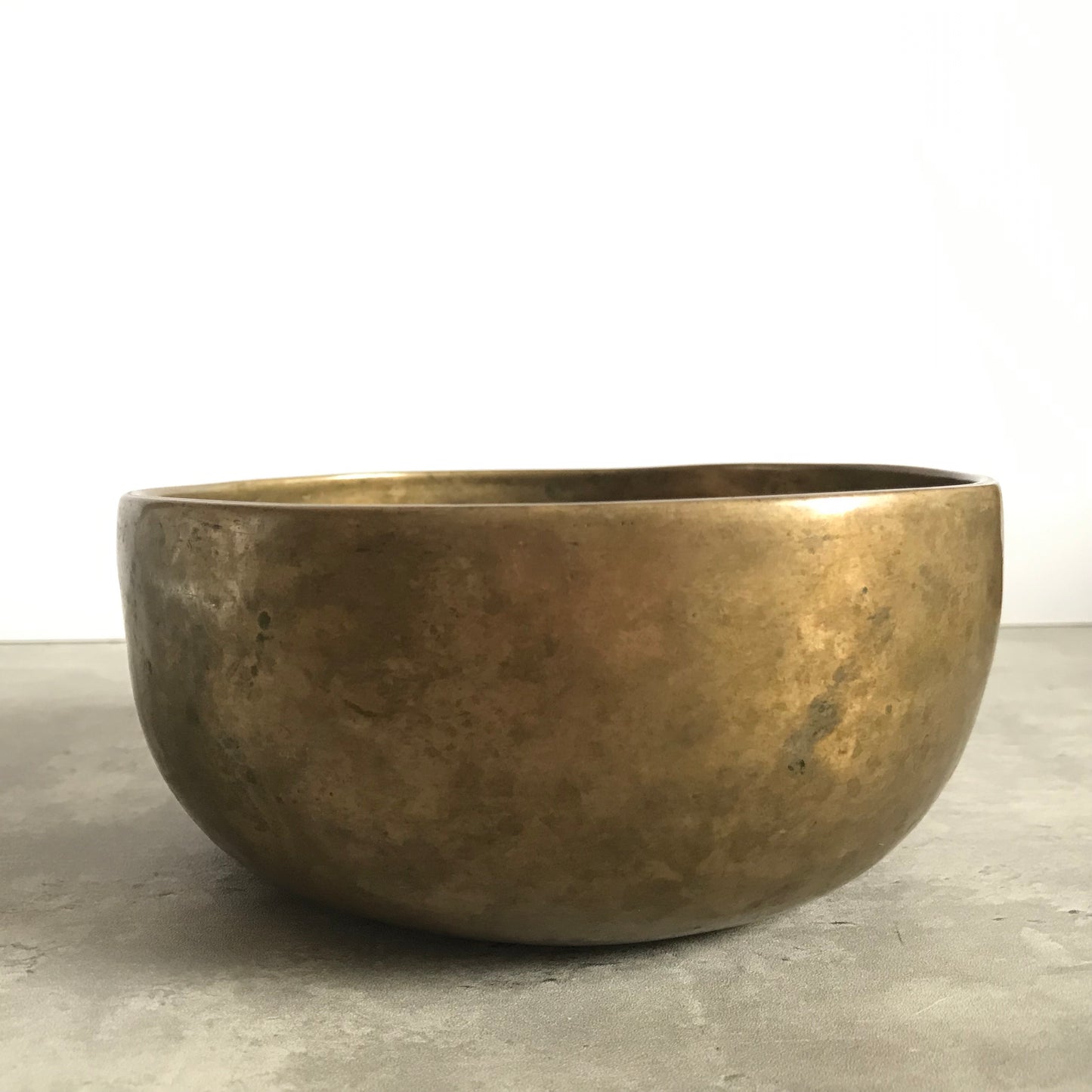 Antique Thadobati Singing Bowl