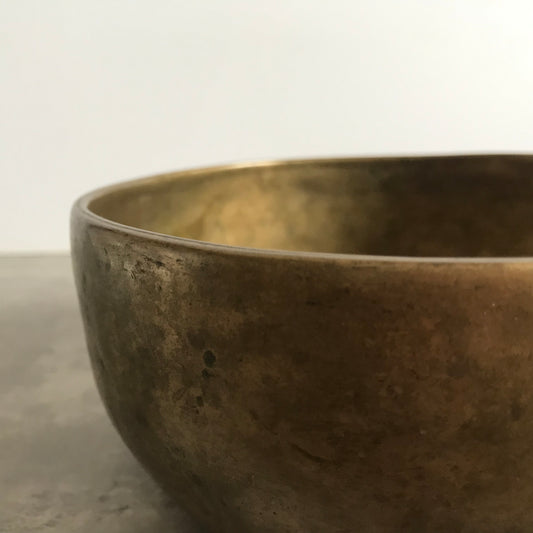 Antique Thadobati Singing Bowl