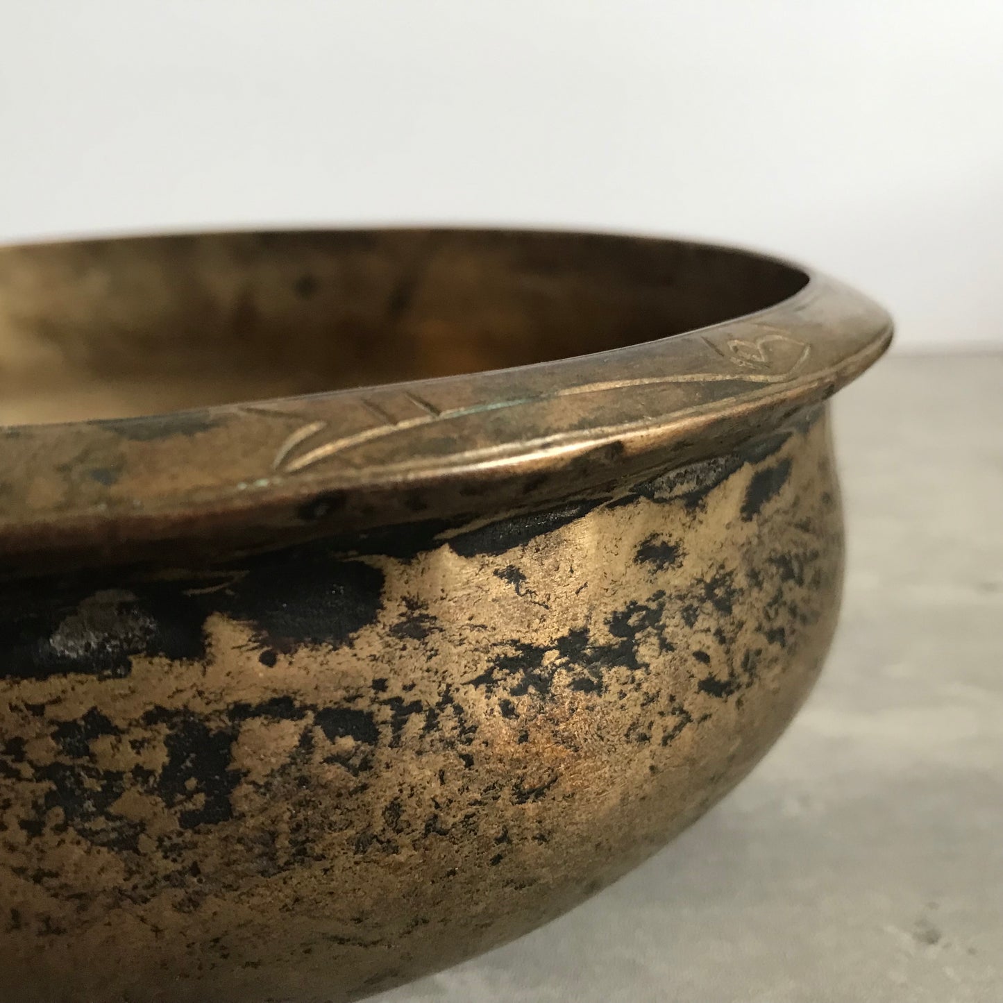 Middle Century Antique Fish Totem Singing Bowl