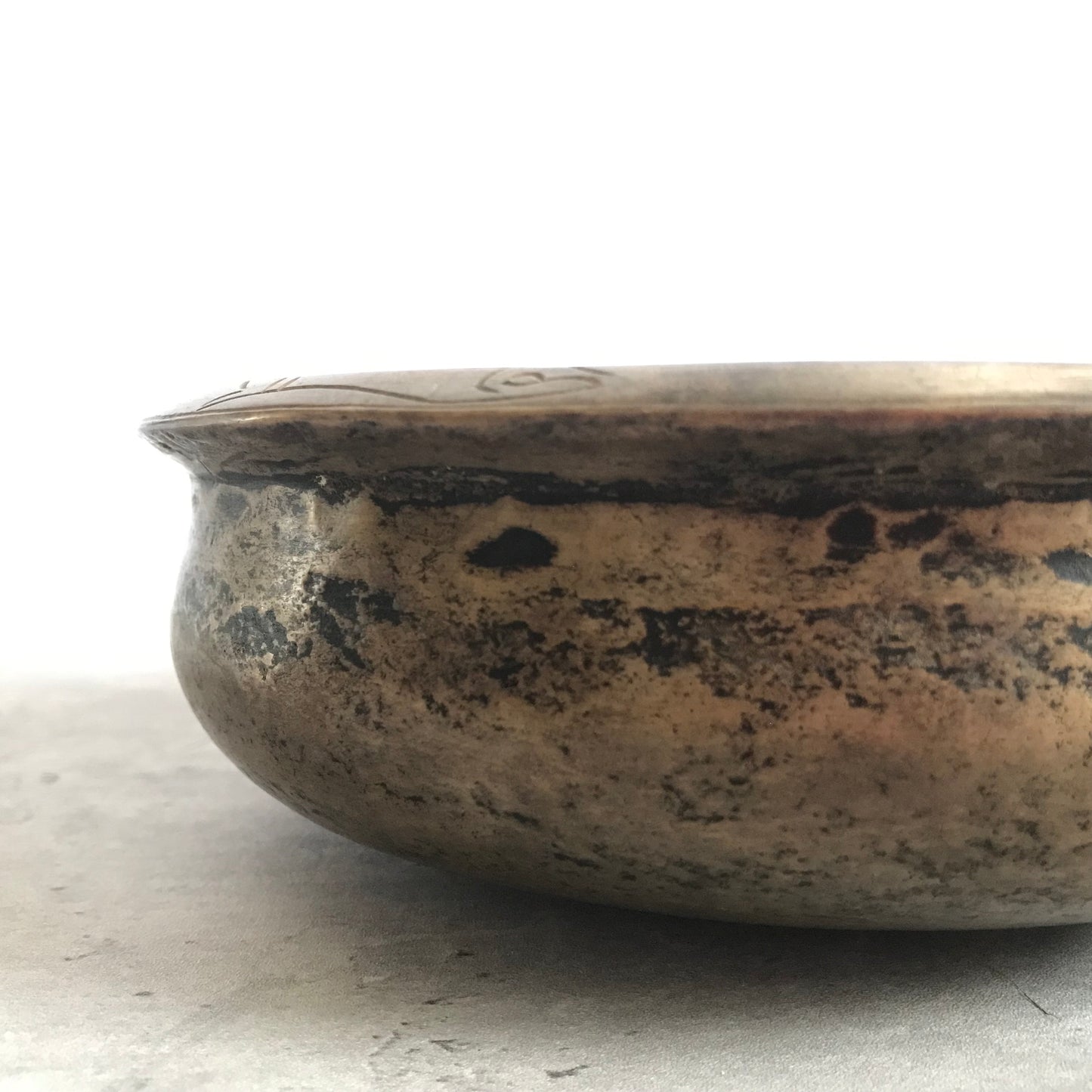 Middle Century Antique Fish Totem Singing Bowl